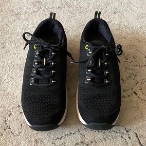 OrthoFeet Black Sneakers